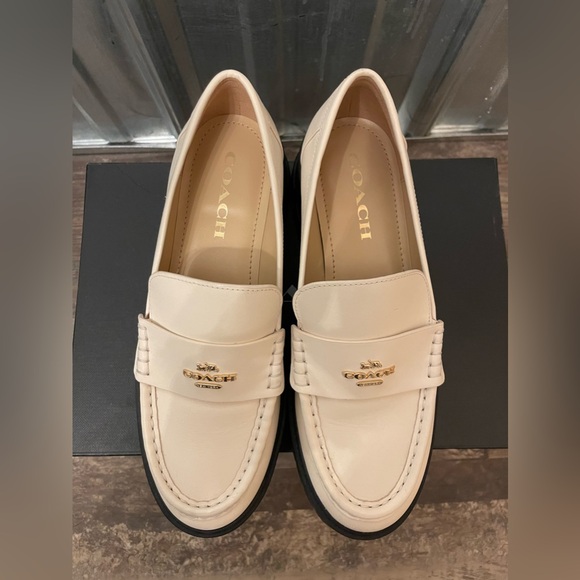 Coach Ruthie Loafer size 7- barely worn! - Picture 4 of 7